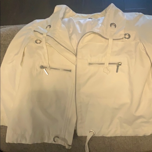 White jacket - Picture 2 of 2